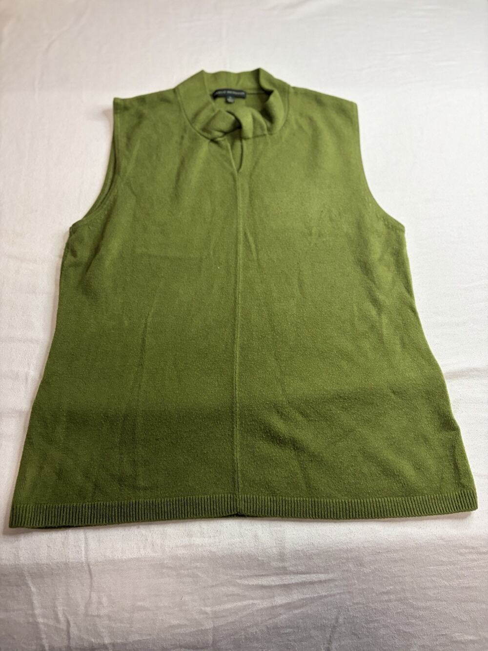 Harvé Benard Sweater Vest Women’s XL Olive Green Mock Neck Tie Knit Sleeveless